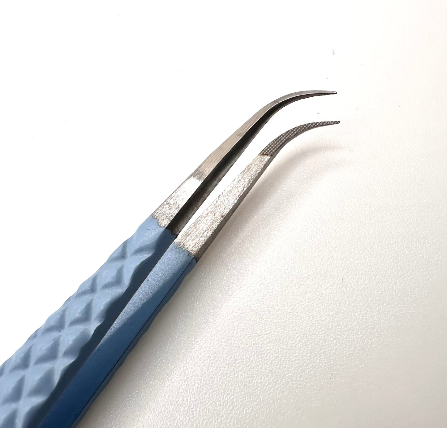 “Solo” Isolation Tweezer